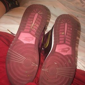 Jordan 1 velvet night maroon